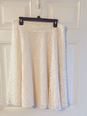 American City Wear Cream Lace Circle Skirt